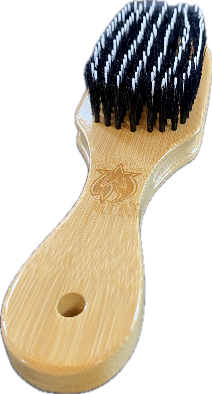 #000 Wolf Whisperer brush